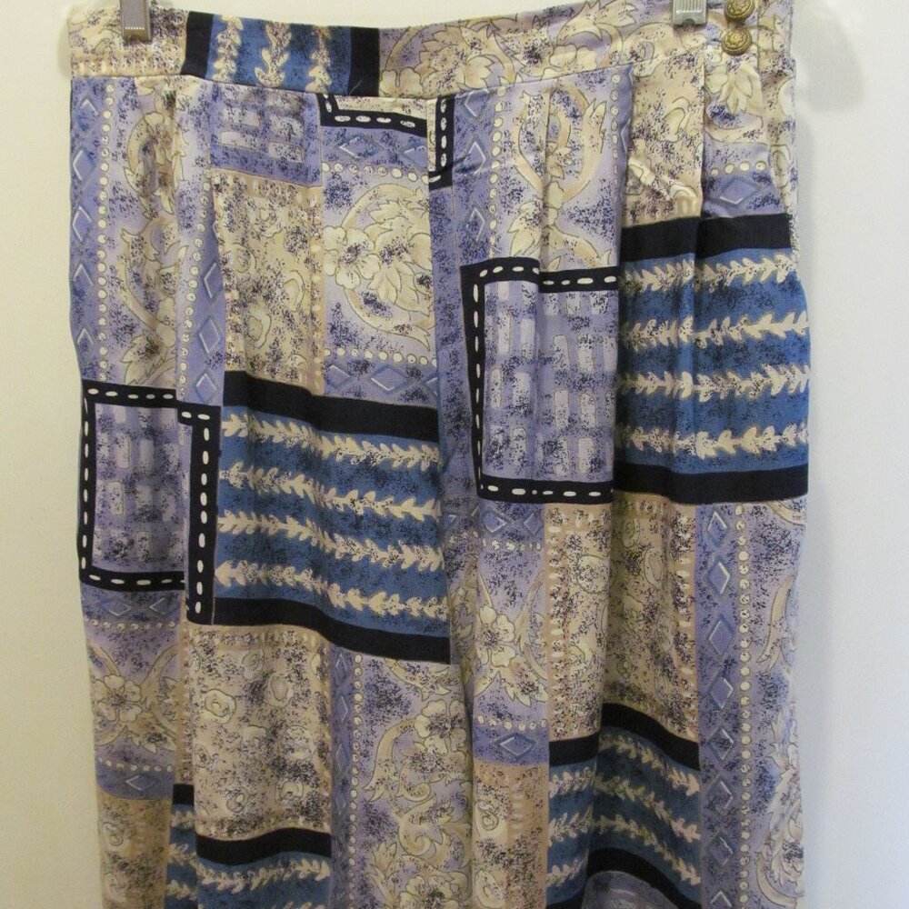 Vintage Kathie Lee Plus Women's Shorts Blue & Ivory Size 16W Amazing Condition
